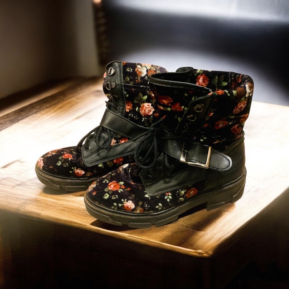 Topshop Black Floral Combat Boots - Picture 8 of 10